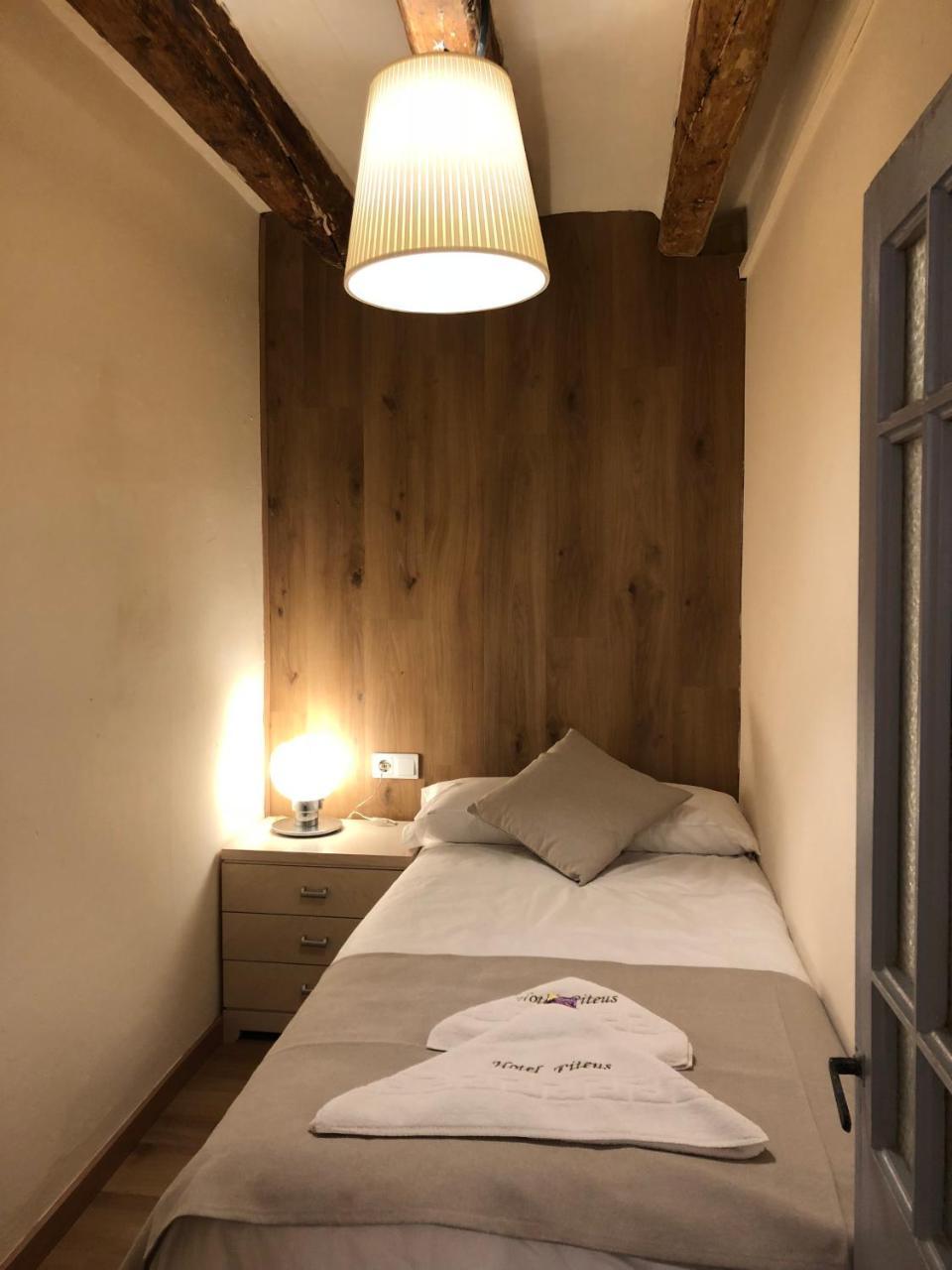 Apartament Piteus Centre San Lorenzo de Morunys Exteriör bild